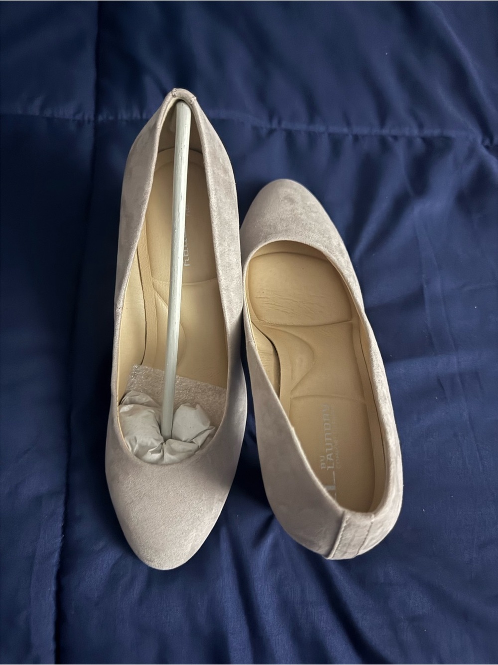 Chinese Laundry 7.5 Wide Women's Suede pumps Light Taupe